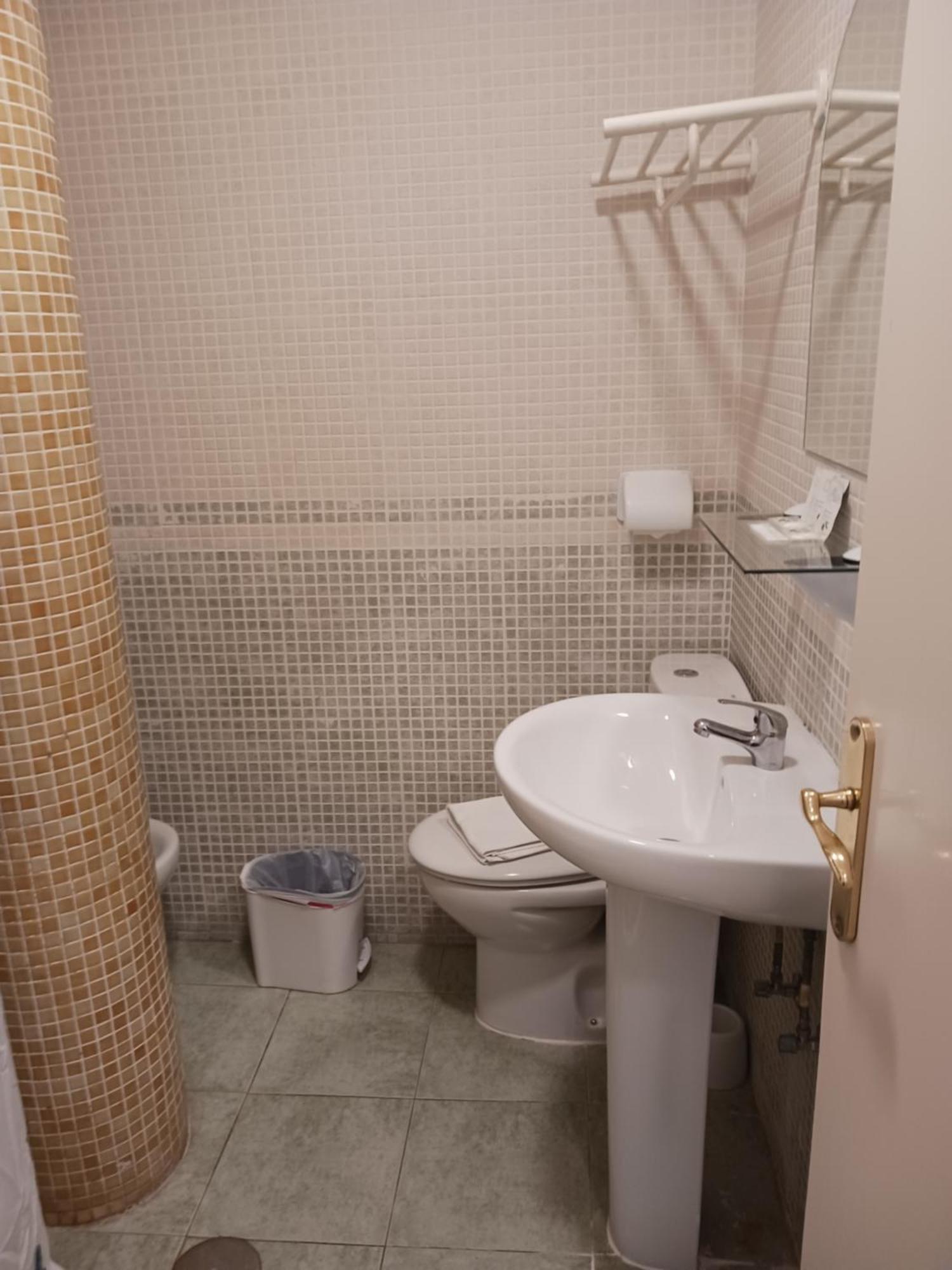 Hotel Manantiales Torremolinos Luaran gambar